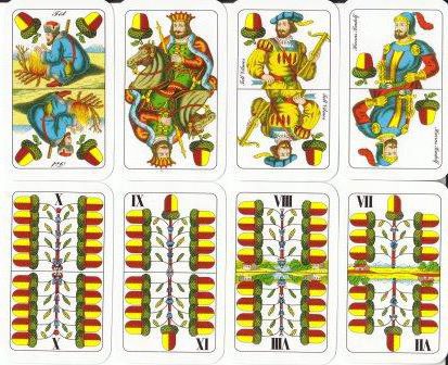 A lapok erősorrenje: ász, király, felső, alsó, tízes, kilences, nyolcas, hetes.